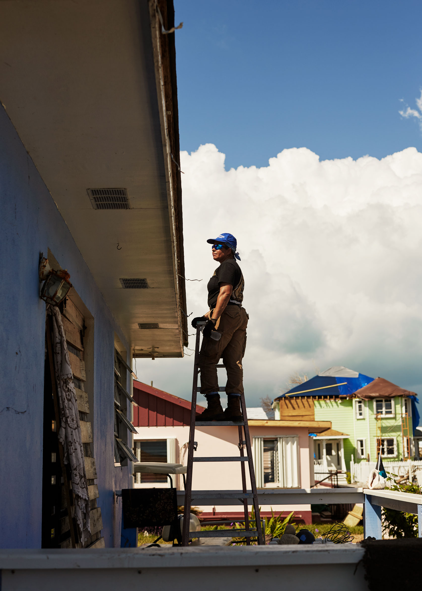 23-H911-BAHAMAS-DENISE-LADDER